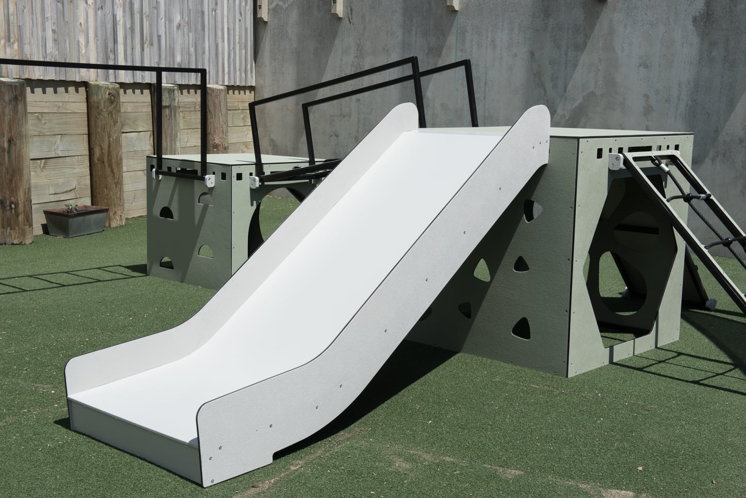 Wide Slide 118cm - Image 7