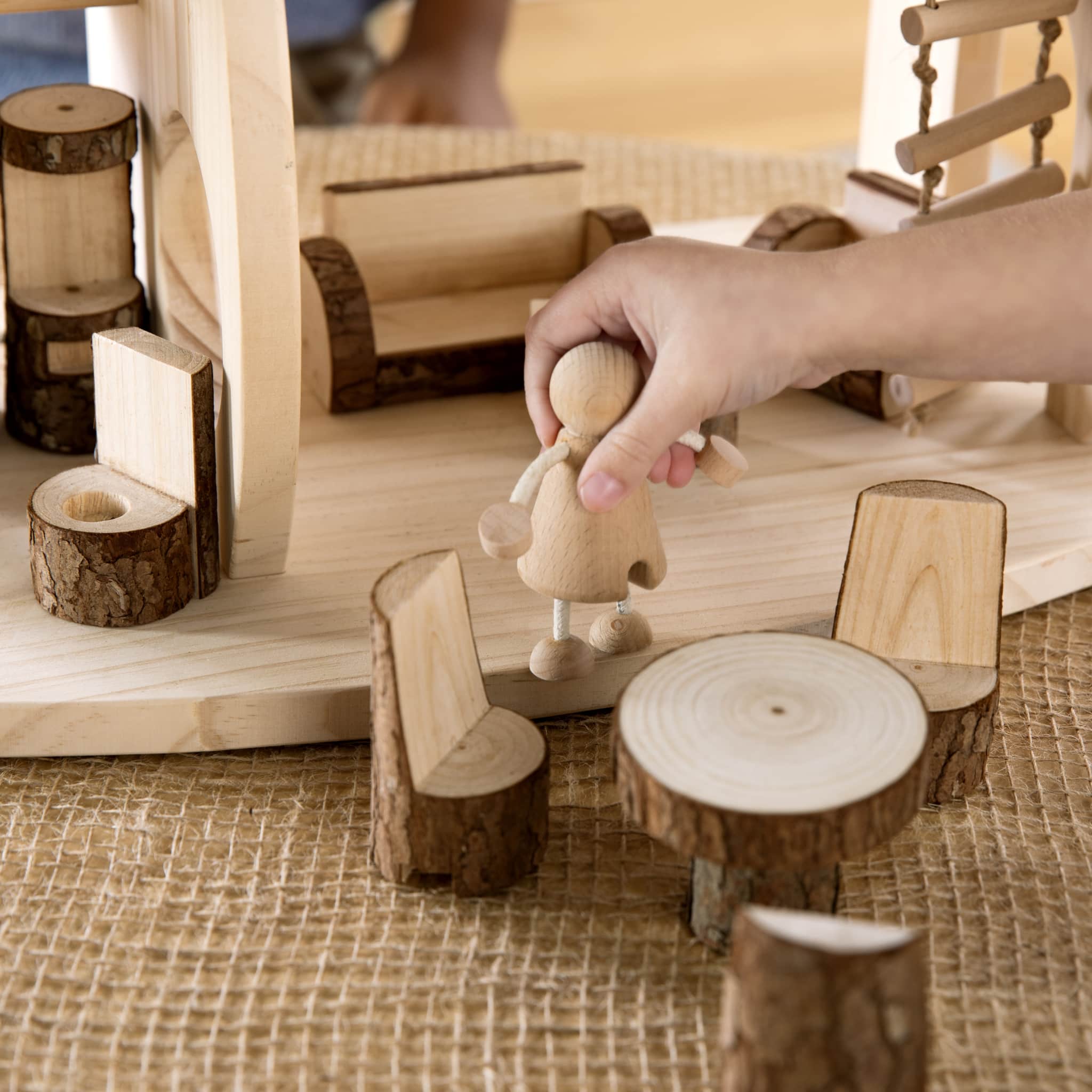Woodlands Dollhouse Set (18pcs) - Image 5