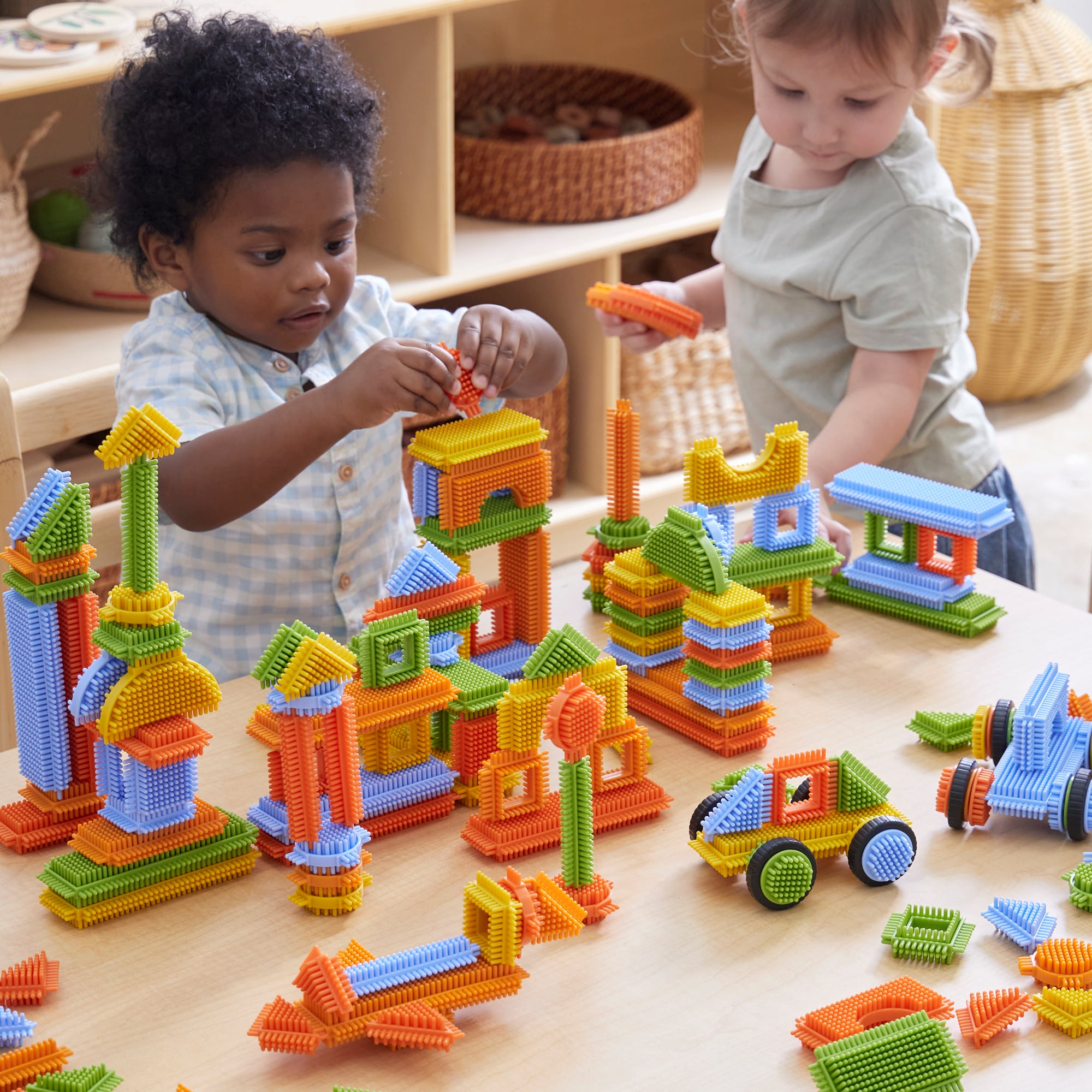 Bristle Blocks (220pcs)