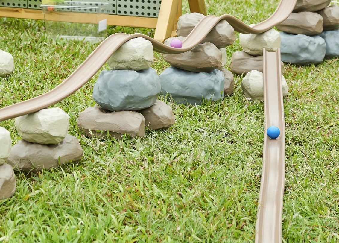 Gravity Stands & Tracks Set (8pcs) - Image 2