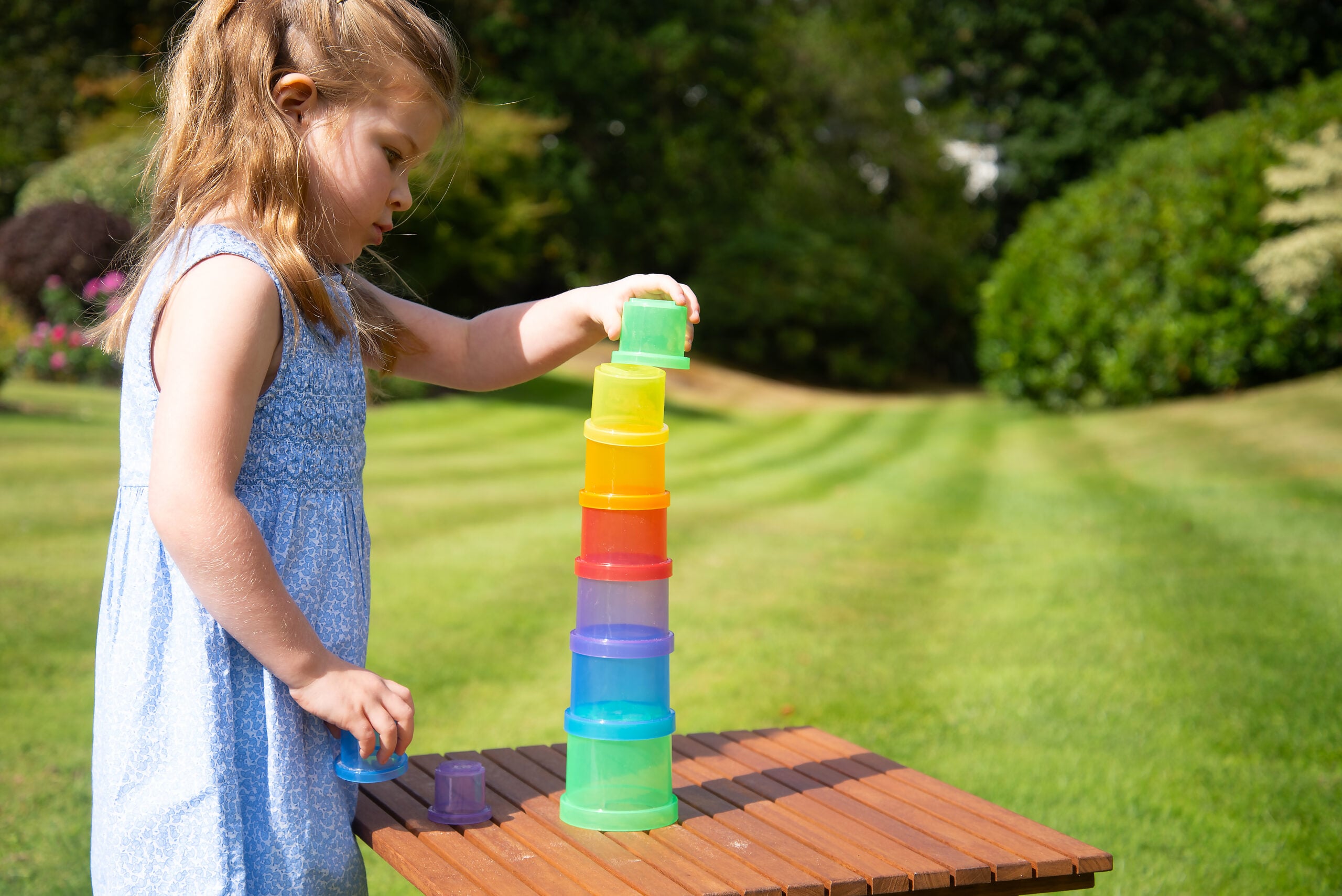 Transparent Colour Stacking Cups (9pcs) - Image 4