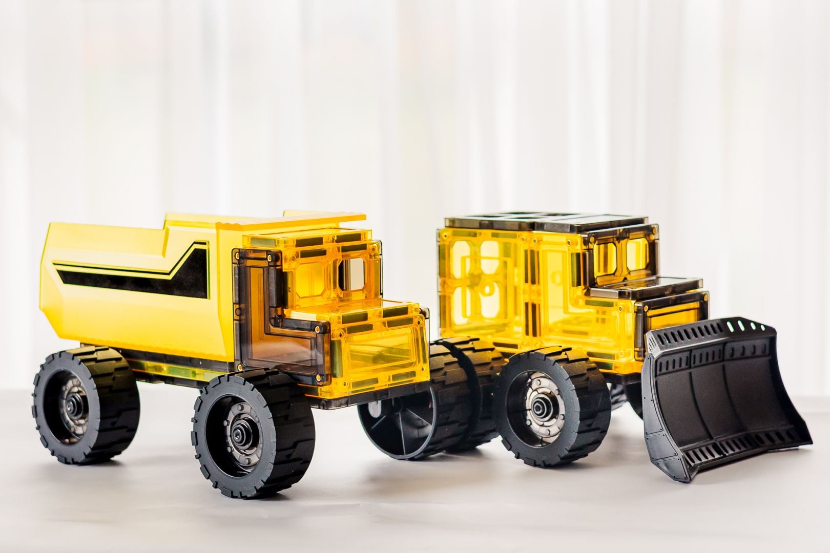 Magnetic Earth Movers Building Set (22pcs) - Image 4