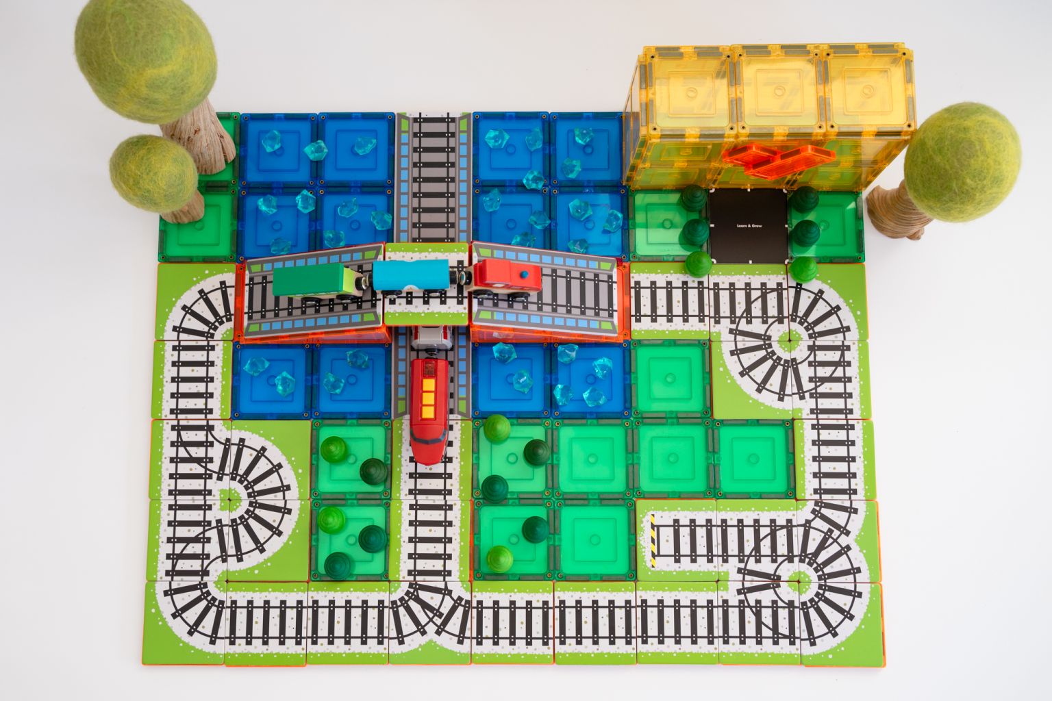 Magnetic Train Tile Toppers (36pcs) - Image 3