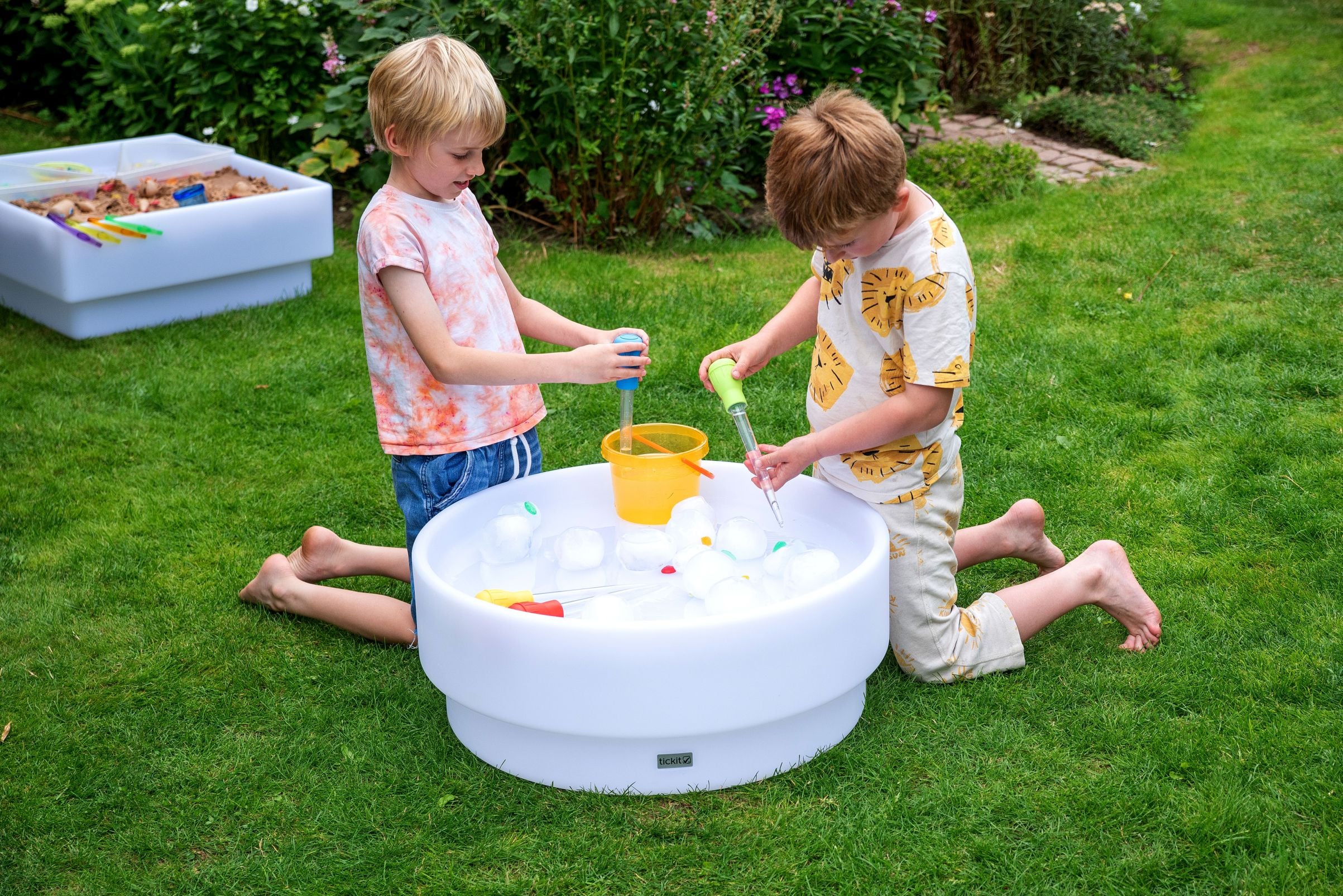 Light Up Low Discovery Table - Image 6